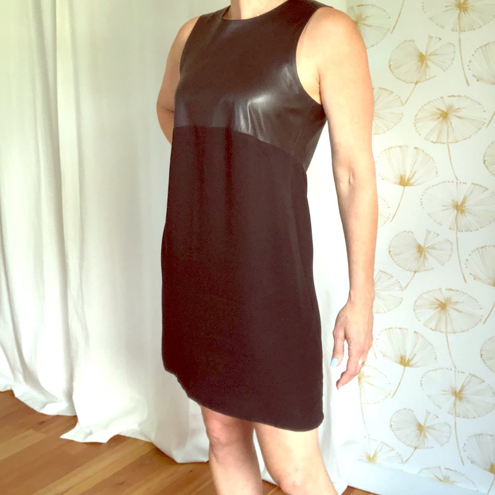 👠Vince - Leather Black dress with pockets